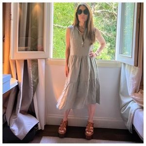 MADE IN ITALY 🇮🇹 TIERED LINEN DRESS

Posh live from Italy